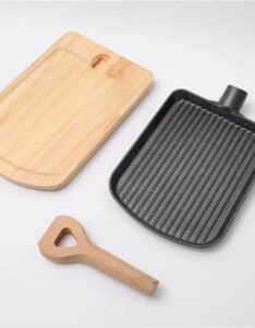High Quality Non-Stick Carbon Steel Cast Iron Skillet with Wooden Tray - Image 4
