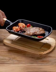 High Quality Non-Stick Carbon Steel Cast Iron Skillet with Wooden Tray - Image 3
