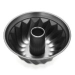 Non-Stick Original Bundt Form Cake Tube Baking Pan 25cm