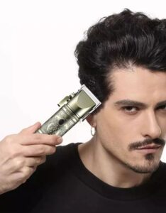 𝗩𝗚𝗥 V-670 Professional Hair Clipper Trimmer Set Rechargeable Metal Housing LED Display - Image 2