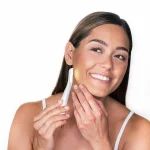 Finishing Touch Flawless Derma plane, Lighted Facial Exfoliator and Hair Remover - Image 2