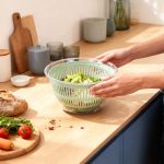 Salad Spinner, Vegetable Dryer Spinner, Manual Salad Spinner, Fruit and Vegetable Dryer with Safe and Rotating Handle, Multifunctional Vegetable Spinner for Home Kitchen Washing and Drying - Image 2