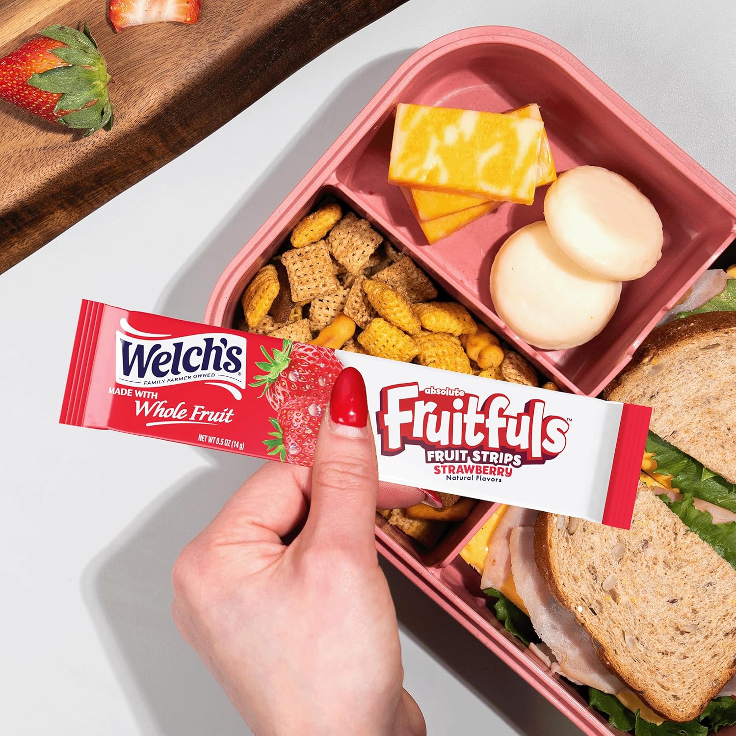 91p5CYhXwJL._SL1500_ Welch's Absolute Fruitfuls Fruit Strips, Tasty Dried Fruit Snacks for School Lunches, Strawberry, 0.5oz - Image 1